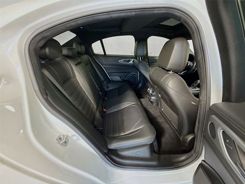 Used 2024 Alfa Romeo Giulia Veloce image 21