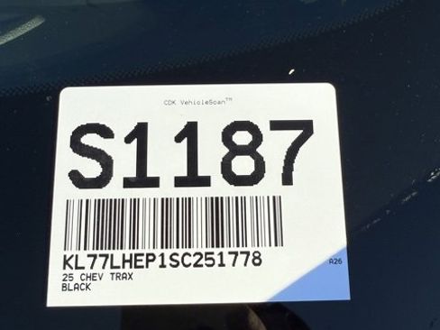 Used 2025 Chevrolet Trax LT image 31