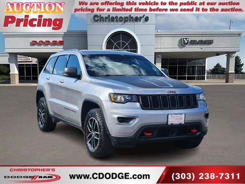 Used 2018 Jeep Grand Cherokee Trailhawk image 1