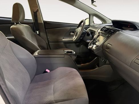 Used 2014 Toyota Prius V Three image 19