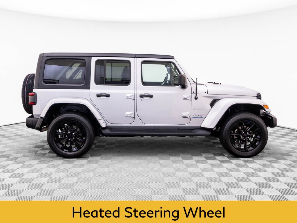 Used 2023 Jeep Wrangler Unlimited Sahara w/ Cold Weather Group AWD/4WD image 7