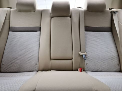 Used 2012 Toyota Camry LE FWD image 16
