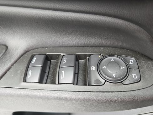 Used 2020 Chevrolet Equinox LT FWD image 26