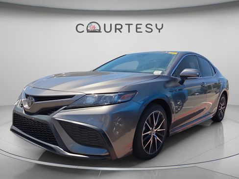 Certified 2024 Toyota Camry SE w/ Convenience Package image 1