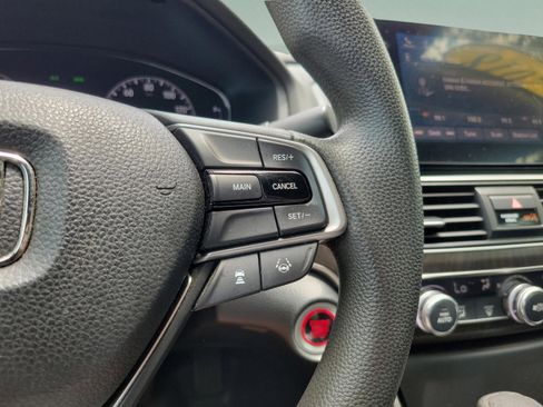 Used 2018 Honda Accord EX image 22