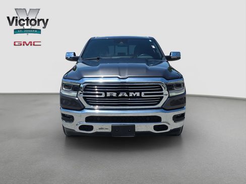 Used 2023 RAM 1500 Laramie AWD/4WD image 2