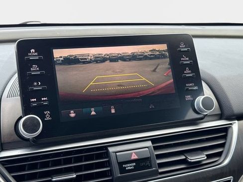 Used 2018 Honda Accord Touring image 21