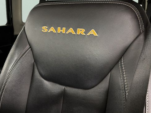 Used 2015 Jeep Wrangler Unlimited Sahara AWD/4WD image 18