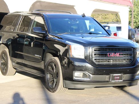 Used 2019 GMC Yukon XL SLT w/ Graphite Performance Edition image 2