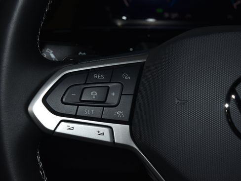 New 2026 Volkswagen Atlas Cross Sport SE image 13