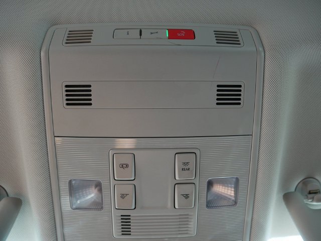 Certified 2025 Volkswagen Jetta S FWD image 36