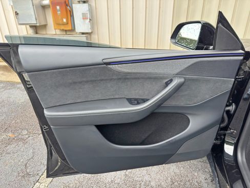Used 2026 Tesla Model Y 2WD image 44