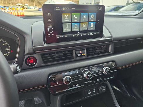 Used 2025 Honda Pilot TrailSport image 29