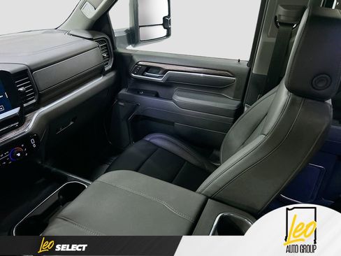 Certified 2025 Chevrolet Silverado 3500 LTZ w/ LTZ Convenience Package image 24