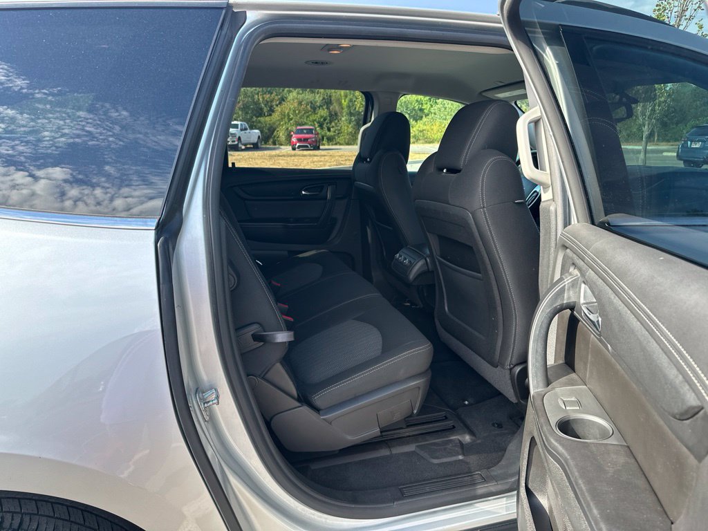 Used 2017 Chevrolet Traverse LT FWD image 24