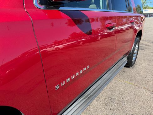 Used 2015 Chevrolet Suburban LT w/ Luxury Package AWD/4WD image 11