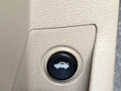 Used 2004 Chevrolet Malibu LS w/ Preferred Equipment Group FWD image 21