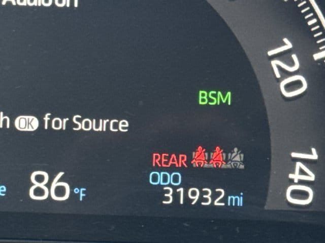 Used 2025 Toyota RAV4 XLE FWD image 16