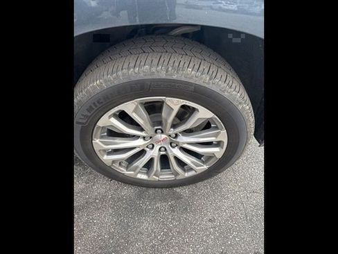 Used 2021 GMC Yukon Denali w/ Denali Premium Package image 28