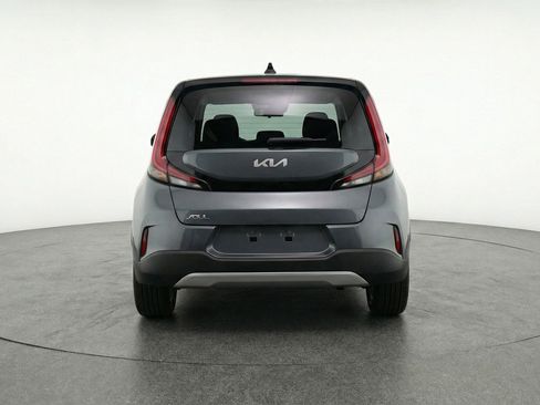 Used 2025 Kia Soul LX w/ LX Technology Package FWD image 7