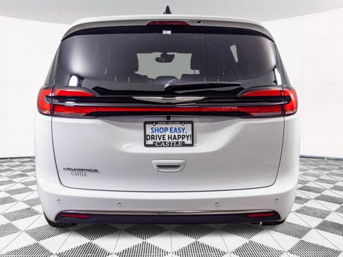 New 2026 Chrysler Pacifica Select FWD image 14