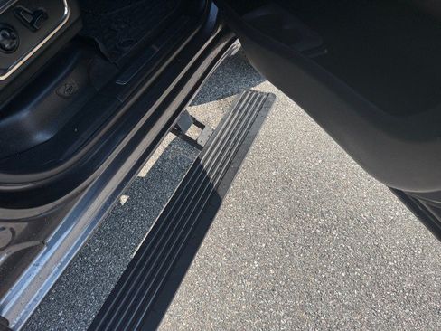Used 2019 RAM 1500 Limited AWD/4WD image 17