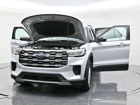 New 2026 Ford Explorer Active image 57