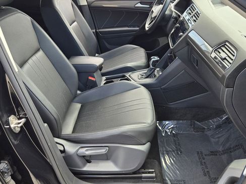 Certified 2023 Volkswagen Tiguan SE image 17