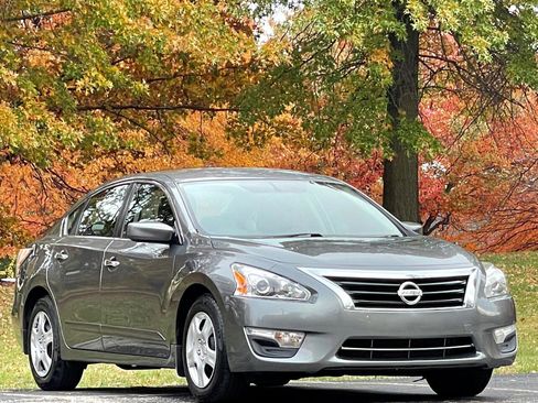 Used 2015 Nissan Altima 2.5 S w/ Power Driver Seat Package FWD image 3