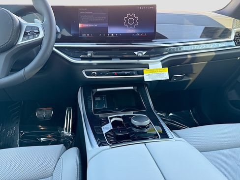 New 2026 BMW X5 xDrive40i w/ M Sport Package AWD/4WD image 19