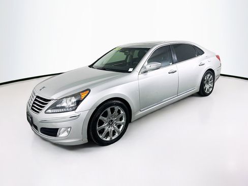Used 2012 Hyundai Equus Signature RWD image 3