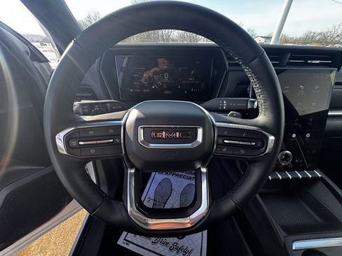 Used 2025 GMC Terrain Elevation image 14