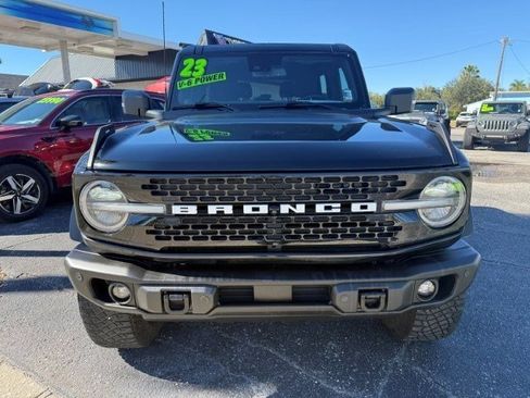Used 2023 Ford Bronco Wildtrak image 2