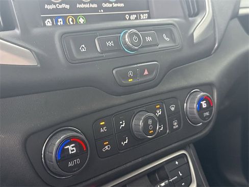 Used 2024 GMC Terrain SLE w/ Driver Convenience Package image 18