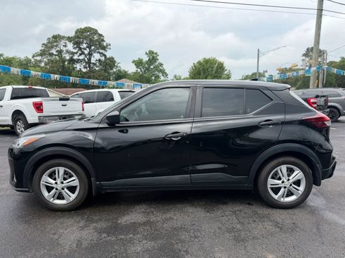Used 2021 Nissan Kicks S image 9