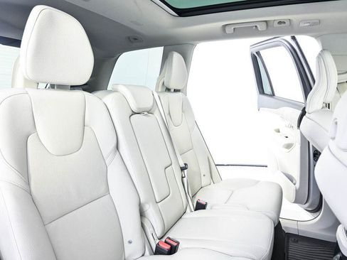 Certified 2025 Volvo XC90 T8 Core w/ Protection Package AWD/4WD image 23