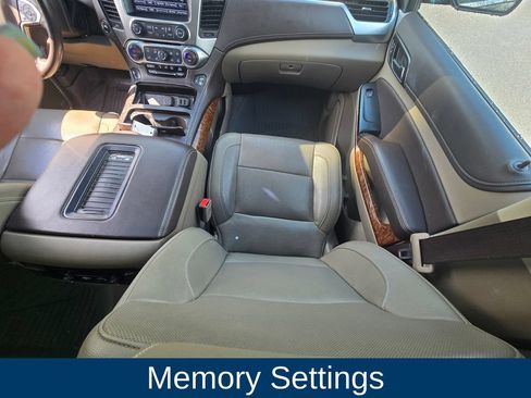 Used 2019 Chevrolet Suburban Premier AWD/4WD image 17