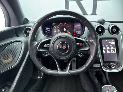 Used 2016 McLaren 570S Coupe RWD image 19