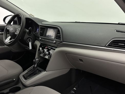 Used 2019 Hyundai Elantra SEL FWD image 31