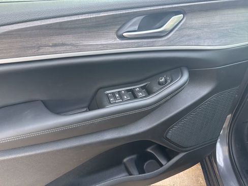 New 2026 Jeep Grand Cherokee Altitude AWD/4WD image 10