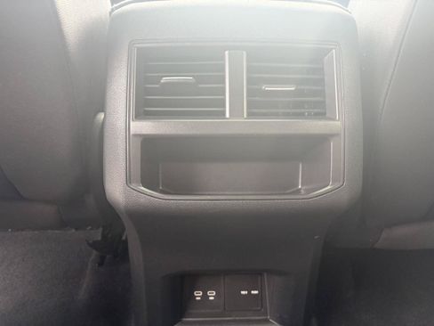 Certified 2023 Volkswagen Atlas Cross Sport SE w/ Panoramic Sunroof Package AWD/4WD image 8