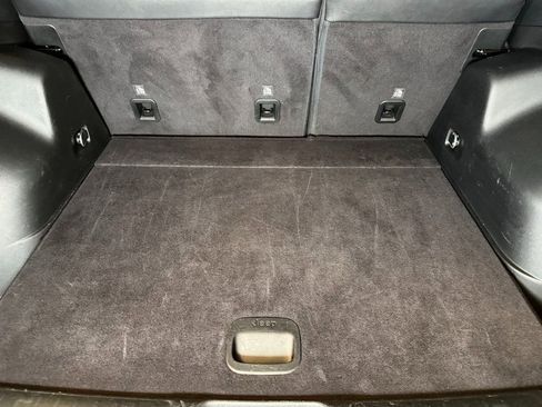 Used 2023 Jeep Cherokee Altitude Lux image 24