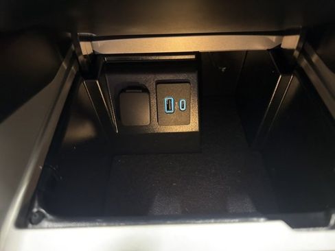 Used 2023 Ford Explorer XLT w/ Equipment Group 202A image 35