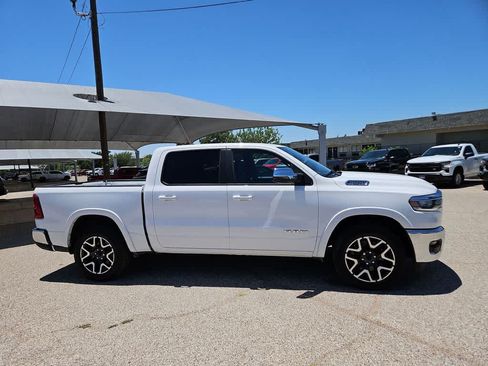 Used 2025 RAM 1500 Laramie AWD/4WD image 9