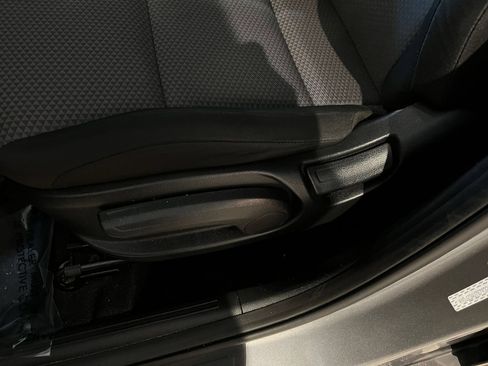 Used 2025 Kia Soul LX w/ LX Technology Package FWD image 22
