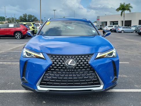 Used 2022 Lexus UX 200 w/ Accessory Package (Z2) FWD image 2