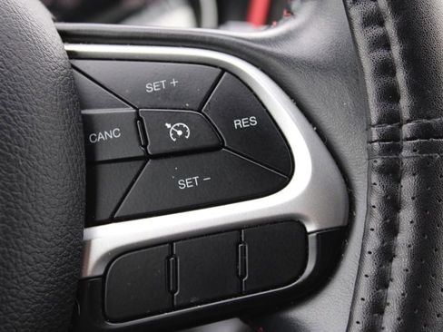 Used 2019 Jeep Compass Trailhawk image 30