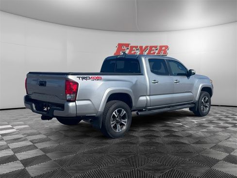 Used 2017 Toyota Tacoma TRD Sport w/ Tow Package image 5