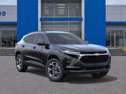 New 2026 Chevrolet Trax LT w/ Driver Confidence Package image 7