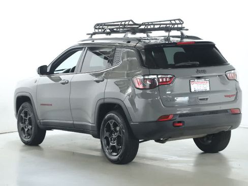Used 2023 Jeep Compass Trailhawk w/ Trailhawk Convenience Group AWD/4WD image 39